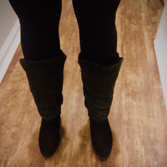❤️💯 original Ugg black suede wedge boots - Picture 3 of 13